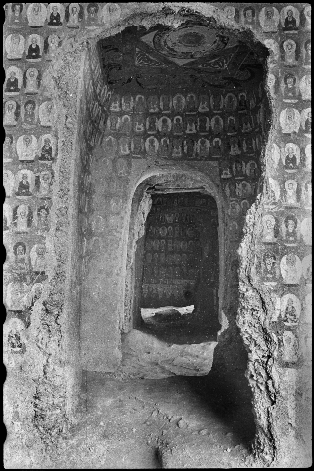 Mongao Cave Northern Liang North wall and ceiling